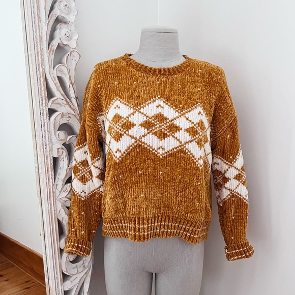 Soft Mustard Sweater Vintage Looking - Picture 2 of 6